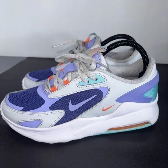 Nike Air Max Bolt Women’s Sneaker Dk Purple Dust/Light Thistle Size: 6Y - Picture 2 of 10